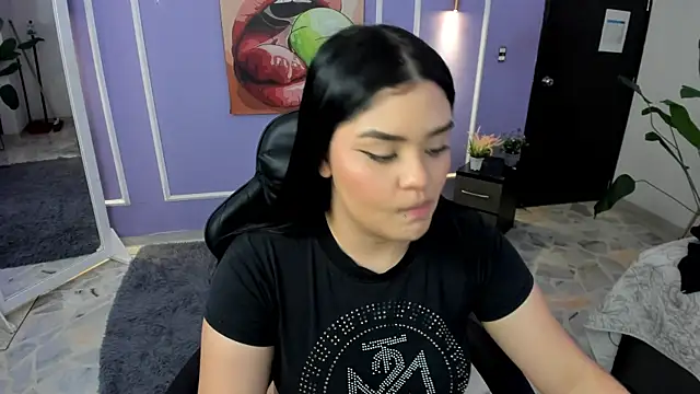 martinasaez online show from November 2025 08:21:01 PM