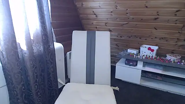 Snapshot of LaMadrina006 chatting on February 2026 09:16:02 AM LaMadrina006 online show from February 2026 09:16:02 AM