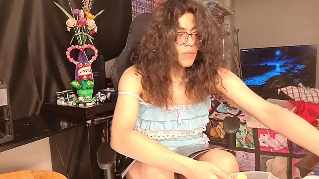 Snapshot of ShinyCherub chatting on February 2025 04:50:02 PM ShinyCherub online show from February 2025 04:50:02 PM