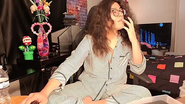 Snapshot of ShinyCherub chatting on February 2025 11:42:02 AM ShinyCherub online show from February 2025 11:42:02 AM