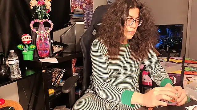 Snapshot of ShinyCherub chatting on February 2025 08:30:02 AM ShinyCherub online show from February 2025 08:30:02 AM