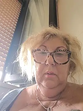 Snapshot of Merilulla chatting on June 2026 08:06:01 AM Merilulla online show from June 2026 08:06:01 AM