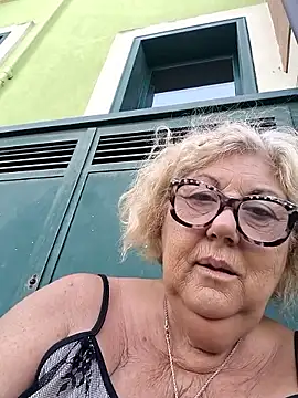 Snapshot of Merilulla chatting on June 2026 11:36:01 AM Merilulla online show from June 2026 11:36:01 AM