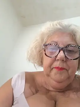 Snapshot of Merilulla chatting on June 2026 01:42:02 PM Merilulla online show from June 2026 01:42:02 PM