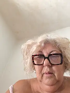 Snapshot of Merilulla chatting on July 2026 10:19:02 AM Merilulla online show from July 2026 10:19:02 AM