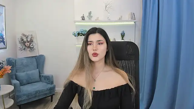 AnneTLi online show from November 2025 03:32:02 AM