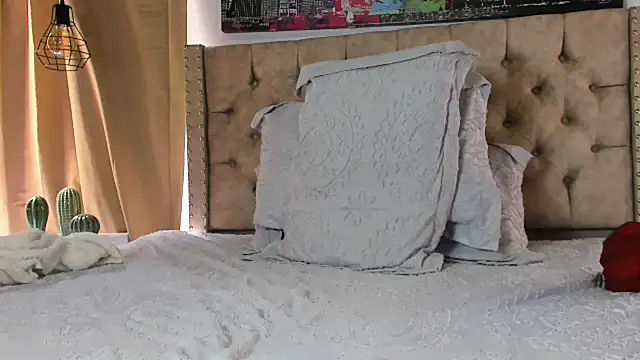 KeryHillson online show from February 2025 12:42:01 PM