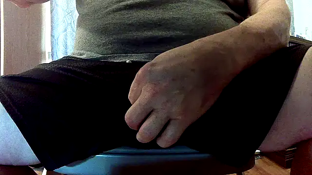 Snapshot of Auger chatting on October 2025 09:02:01 PM Auger online show from October 2025 09:02:01 PM