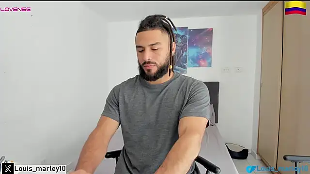 Snapshot of Louis_marley__ chatting on January 2025 04:40:01 PM Louis marley online show from January 2025 04:40:01 PM