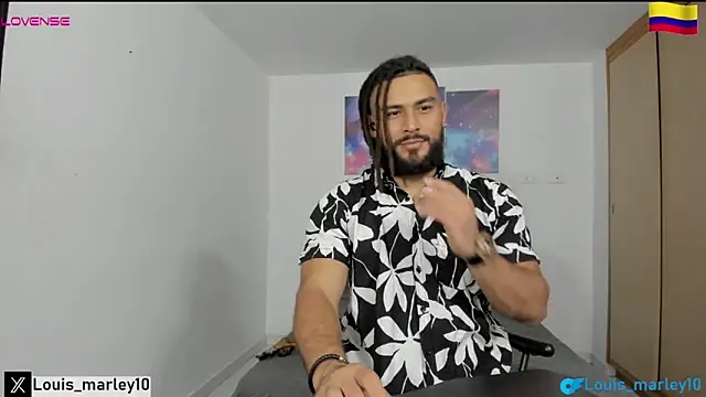 Snapshot of Louis_marley__ chatting on January 2025 01:31:01 AM Louis marley online show from January 2025 01:31:01 AM