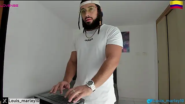 Snapshot of Louis_marley__ chatting on December 2025 02:12:02 PM Louis marley online show from December 2025 02:12:02 PM