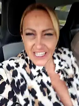 Isabellaa04 online show from September 2025 07:01:01 AM