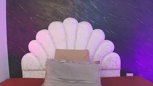  MiaBrown  online show from April 2026 12:10:01 PM