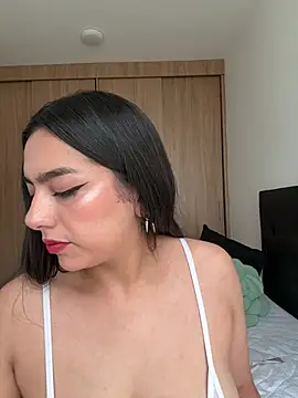 Snapshot of Nicollemays chatting on April 2026 06:02:01 PM Nicollemays online show from April 2026 06:02:01 PM