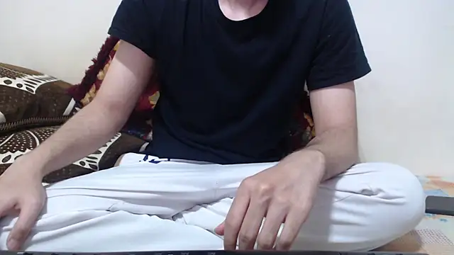Snapshot of Alexdelarge323 chatting on April 2026 02:37:01 PM Alexdelarge323 online show from April 2026 02:37:01 PM