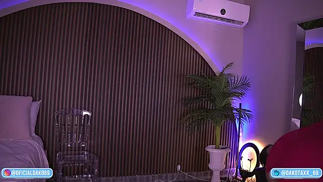 Snapshot of Dakota_Lee chatting on October 2025 03:03:02 AM Dakota Lee online show from October 2025 03:03:02 AM