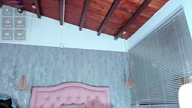 naomidibello online show from March 2026 04:00:01 PM