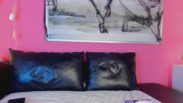 Tiffanysurez  online show from October 2025 09:15:02 PM