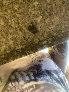 Snapshot of Tiffanysurez_ chatting on January 2026 08:23:01 PM Tiffanysurez online show from January 2026 08:23:01 PM