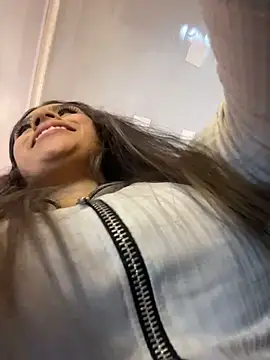 Snapshot of Tiffanysurez_ chatting on February 2026 03:57:02 AM Tiffanysurez online show from February 2026 03:57:02 AM