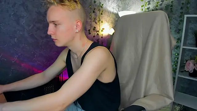 AlexxSweet online show from December 2024 07:17:01 AM