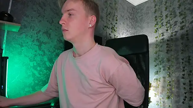 AlexxSweet online show from November 2025 06:56:02 AM