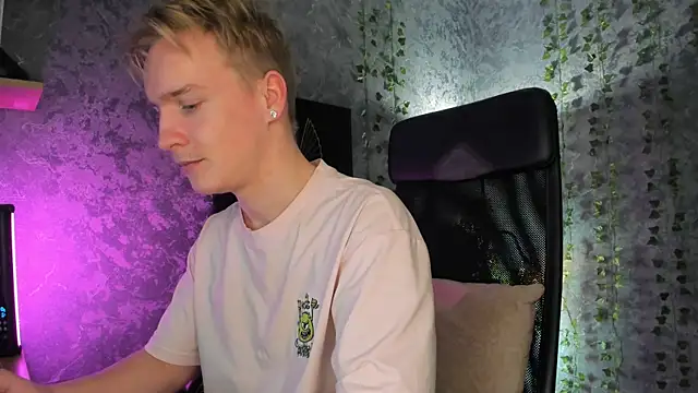 AlexxSweet online show from November 2025 07:01:01 AM