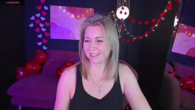 Annie Light online show from February 2025 12:11:02 PM