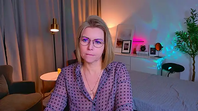Snapshot of Annie_Light chatting on April 2026 08:39:01 AM Annie Light online show from April 2026 08:39:01 AM