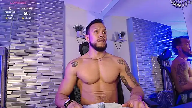 ARON TAYLER01 online show from March 2026 10:20:01 AM