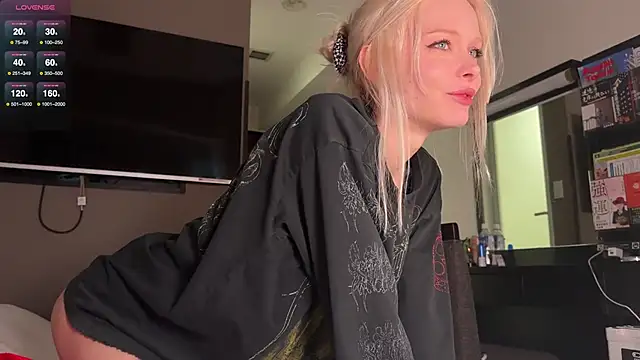 neon demon online show from December 2024 01:36:02 AM