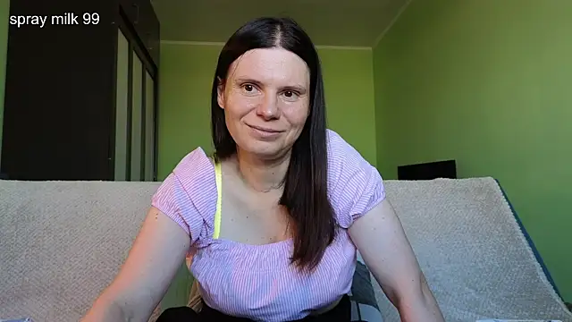 Snapshot of Liisa_ chatting on June 2026 06:51:02 AM Liisa online show from June 2026 06:51:02 AM