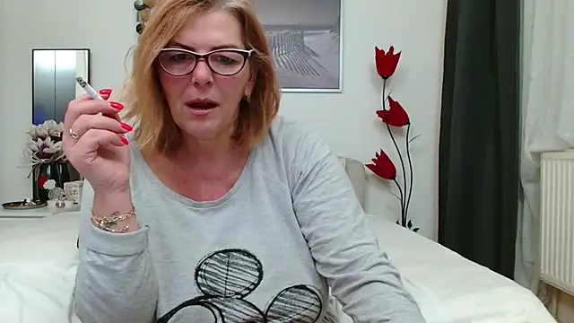 YulliaMilf online show from February 2025 04:24:02 AM