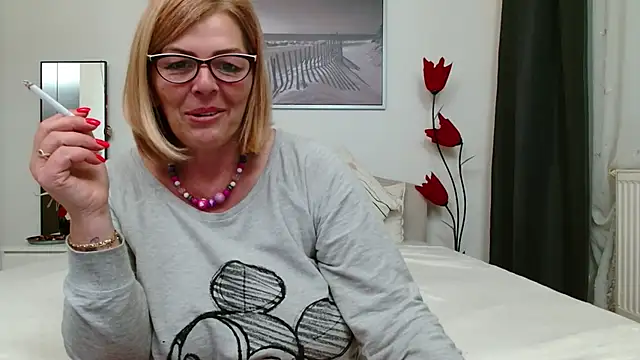 YulliaMilf online show from February 2025 05:28:01 PM