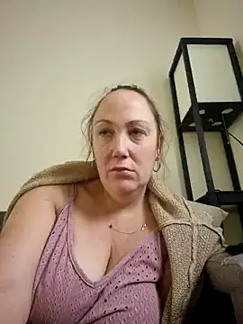 Wisie Cutie online show from December 2024 01:03:01 PM