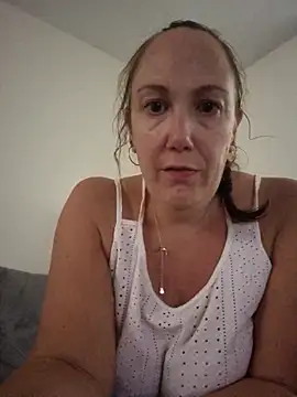 Wisie Cutie online show from October 2025 04:50:01 PM