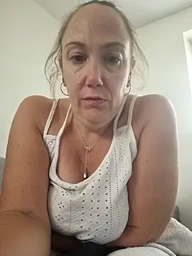 Wisie Cutie online show from October 2025 12:06:02 PM