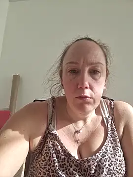 Wisie Cutie online show from February 2026 01:28:01 PM