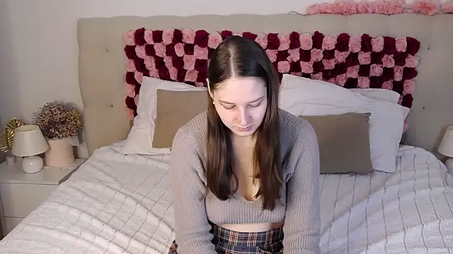 MollyBrams online show from April 2026 12:28:01 PM