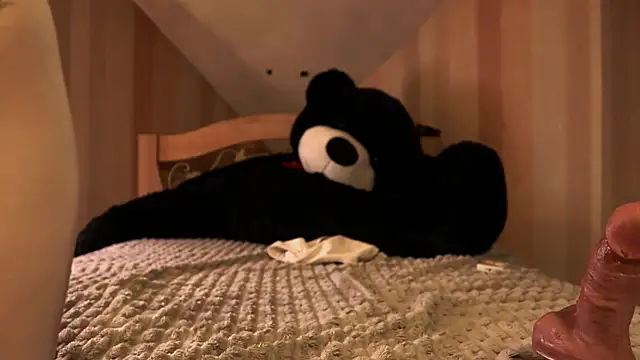 Redhead Shark new online show from January 2025 03:20:01 PM