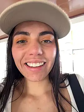 i am nina  online show from November 2025 06:40:02 PM