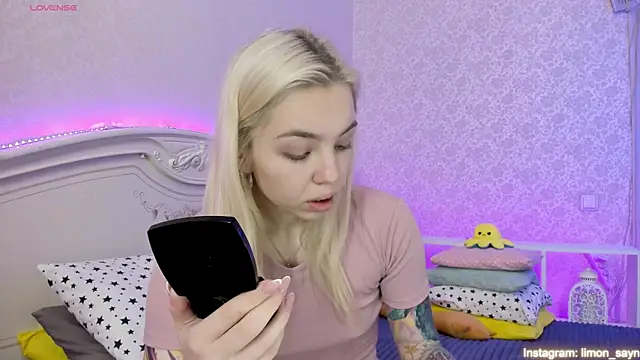 LillyMoure  online show from February 2025 11:45:01 PM