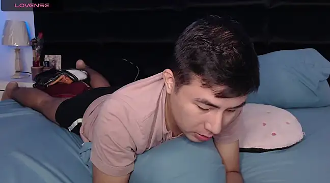 andrewmhilton  online show from March 2025 02:34:01 AM