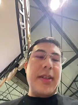 andrewmhilton  online show from March 2025 12:04:02 AM