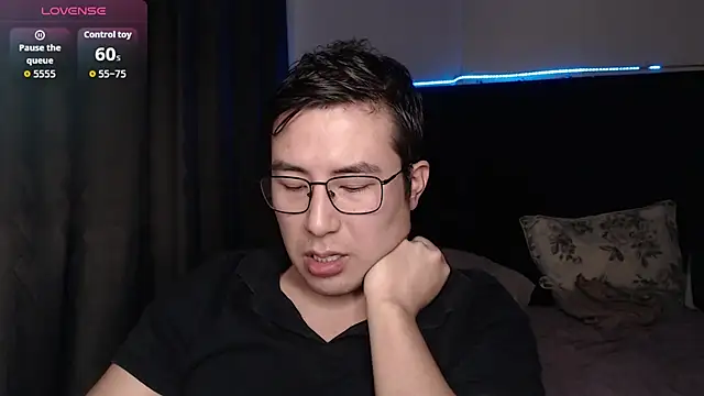 andrewmhilton  online show from January 2026 06:29:02 AM