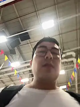 andrewmhilton  online show from March 2026 11:55:02 PM