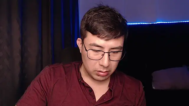 andrewmhilton  online show from March 2026 05:29:01 AM