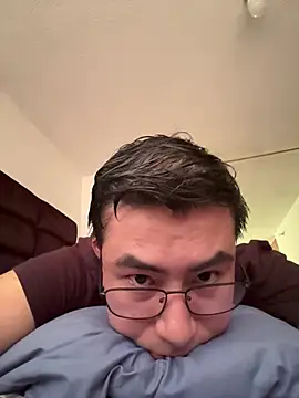 Snapshot of andrewmhilton_ chatting on May 2026 05:08:01 PM andrewmhilton online show from May 2026 05:08:01 PM
