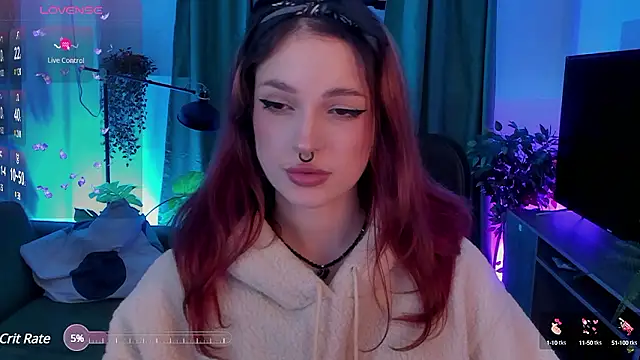 Snapshot of BratzieDarsie chatting on December 2024 05:59:01 PM BratzieDarsie online show from December 2024 05:59:01 PM