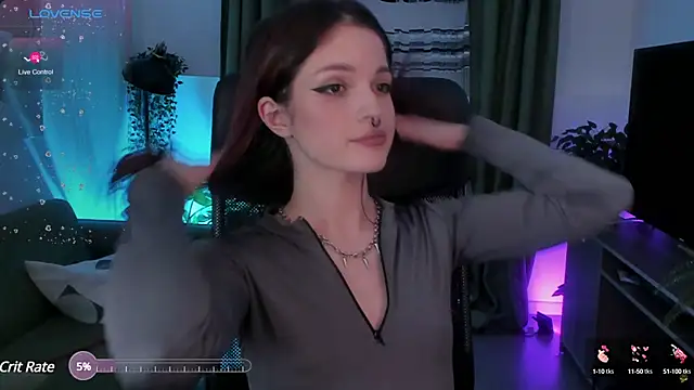 Snapshot of BratzieDarsie chatting on January 2025 03:01:02 PM BratzieDarsie online show from January 2025 03:01:02 PM